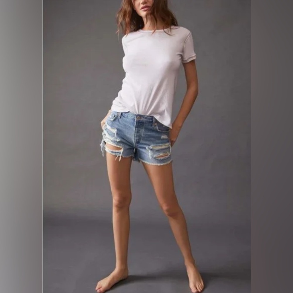 NWT Free People Maggie distressed shorts size 26